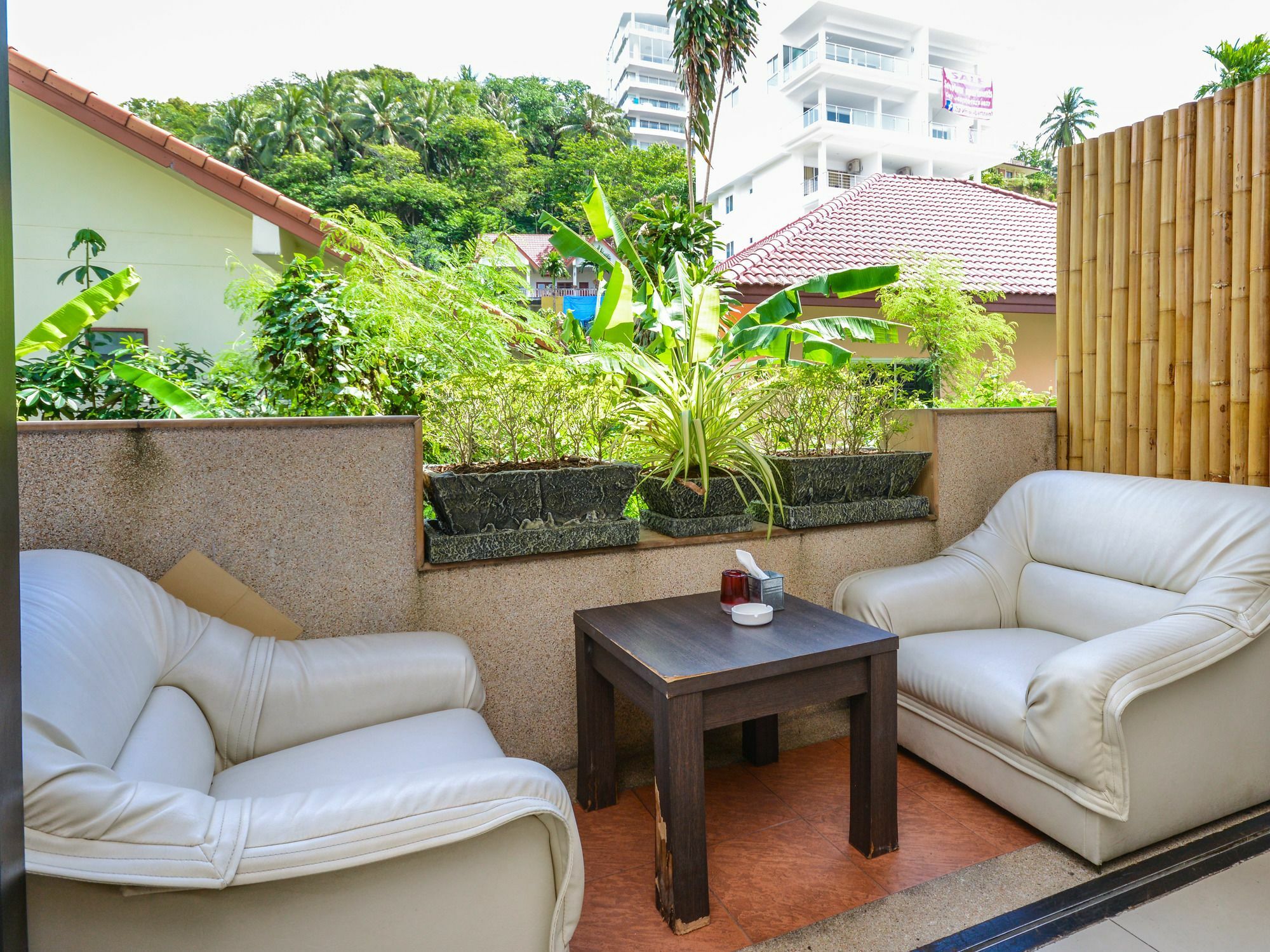 Enjoy'S Beach House & Cafe' Ban Karon Exterior foto