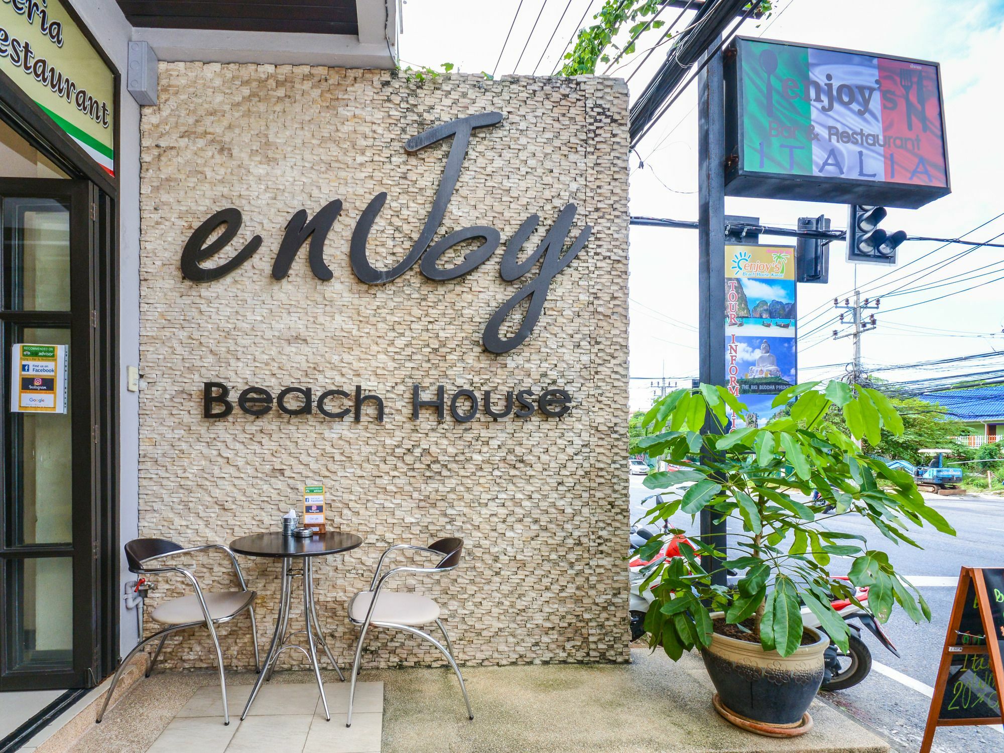 Enjoy'S Beach House & Cafe' Ban Karon Exterior foto