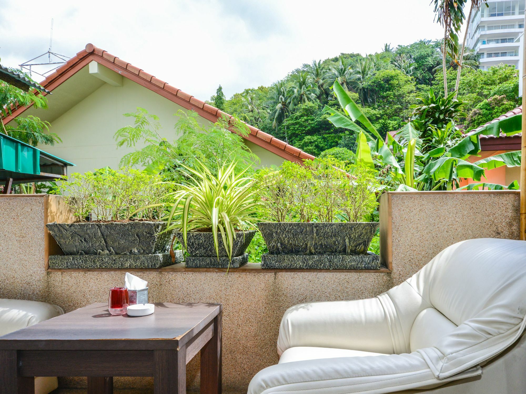 Enjoy'S Beach House & Cafe' Ban Karon Exterior foto