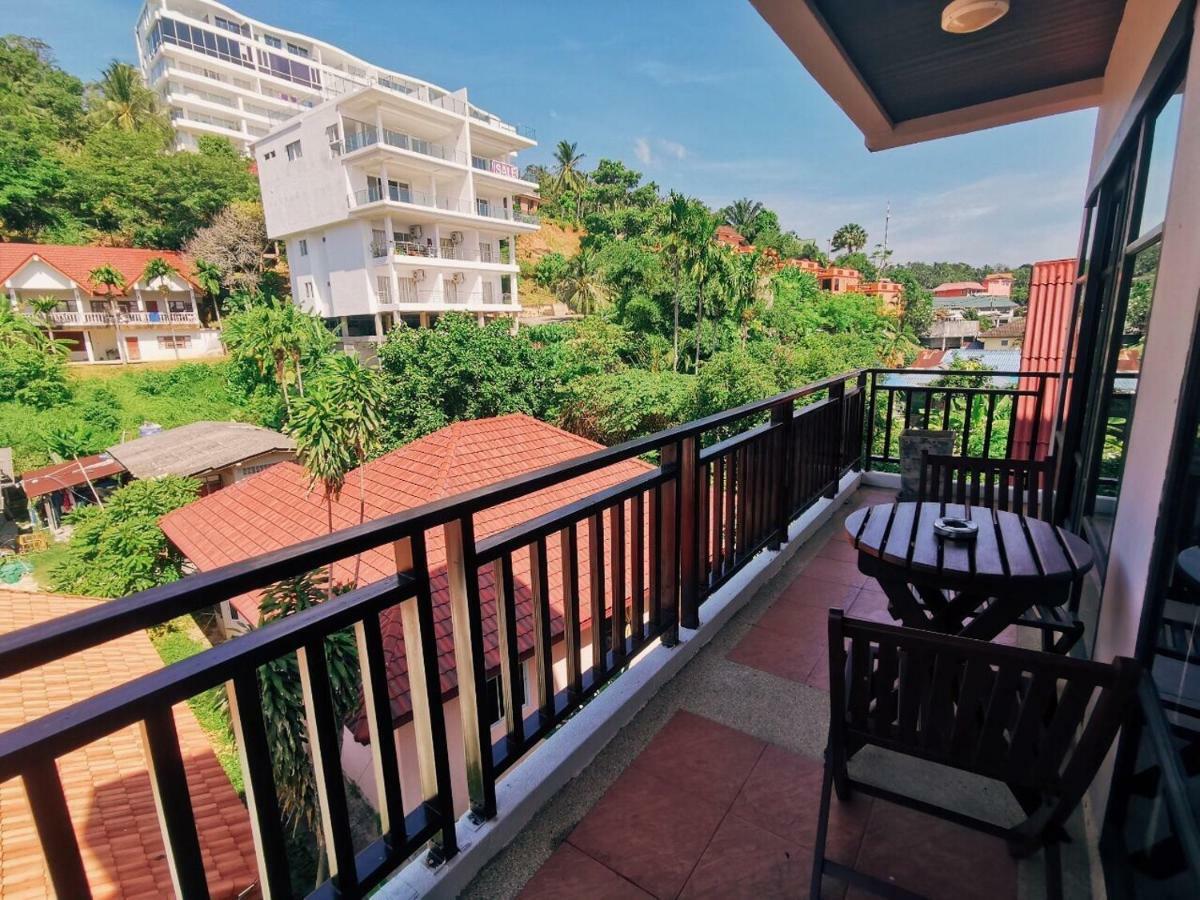 Enjoy'S Beach House & Cafe' Ban Karon Exterior foto